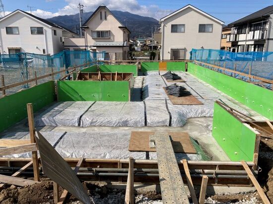 基礎配筋施工中のイメージ
