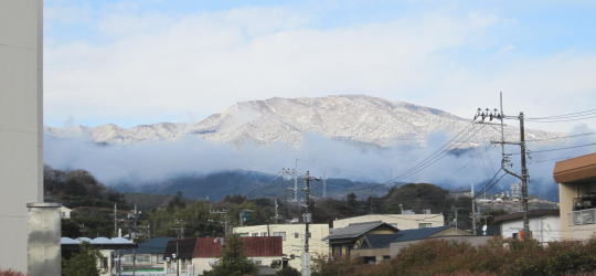 小田原から見た箱根の山のイメージ