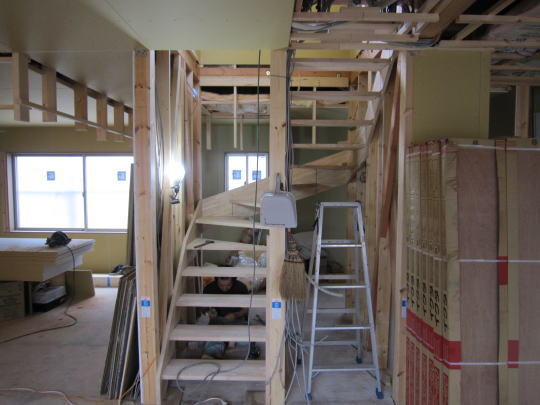 下堀の家■階段造作中